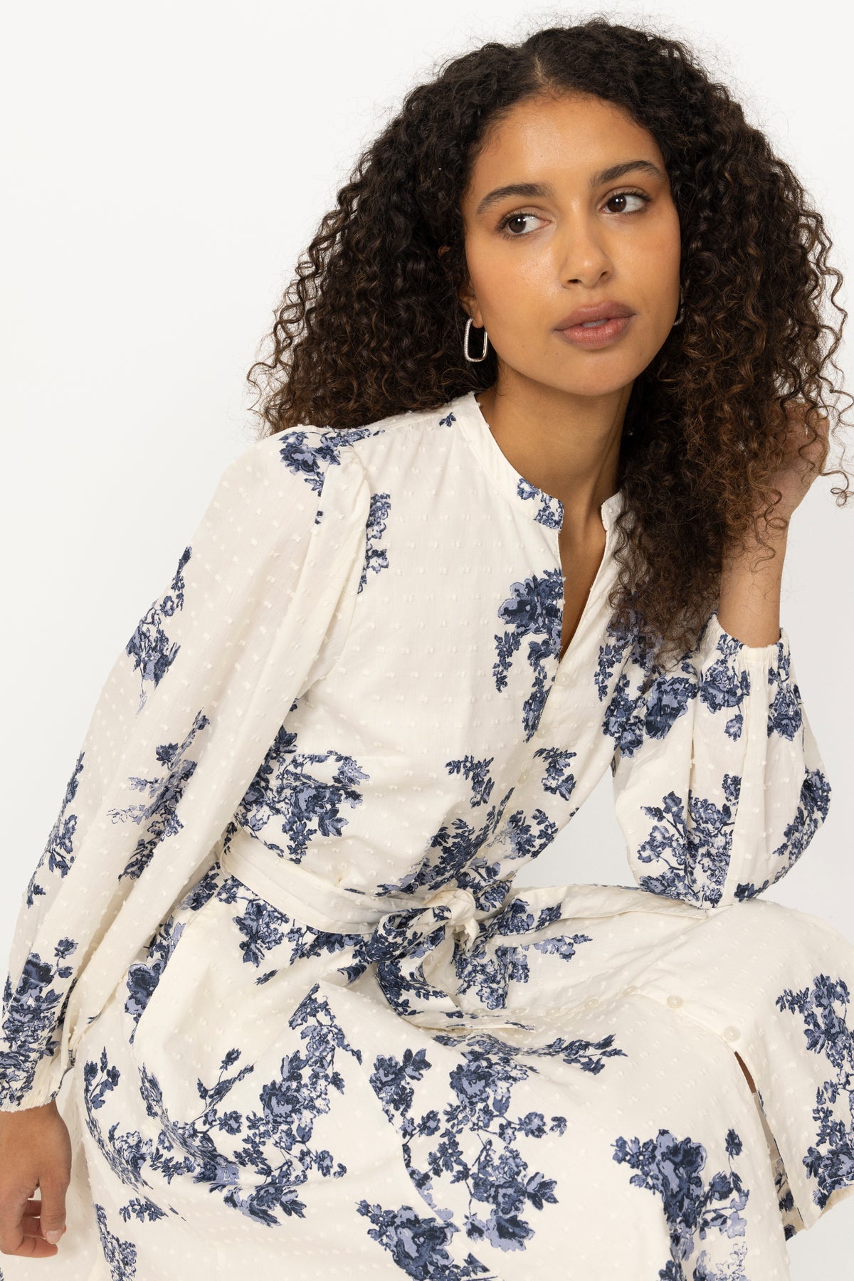 Avirapw Dr - Blue Shadow Flower Print