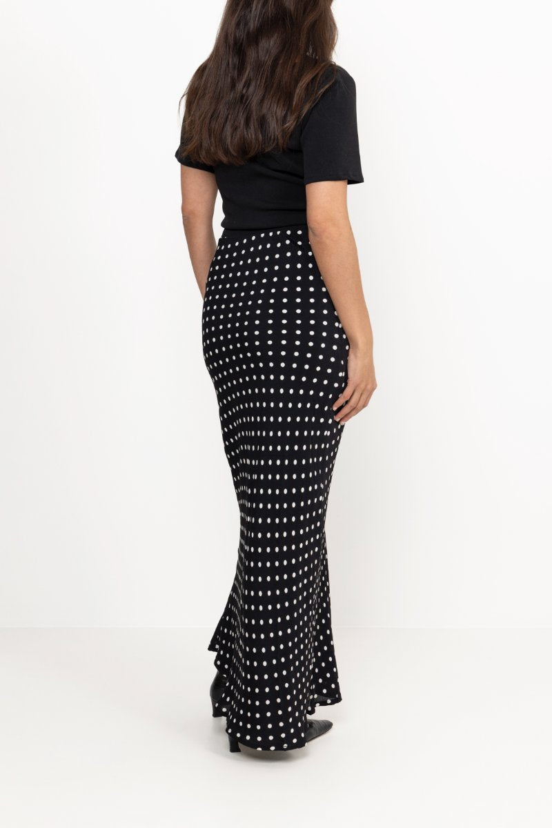 Viso Crepe Dot Skirt - Black