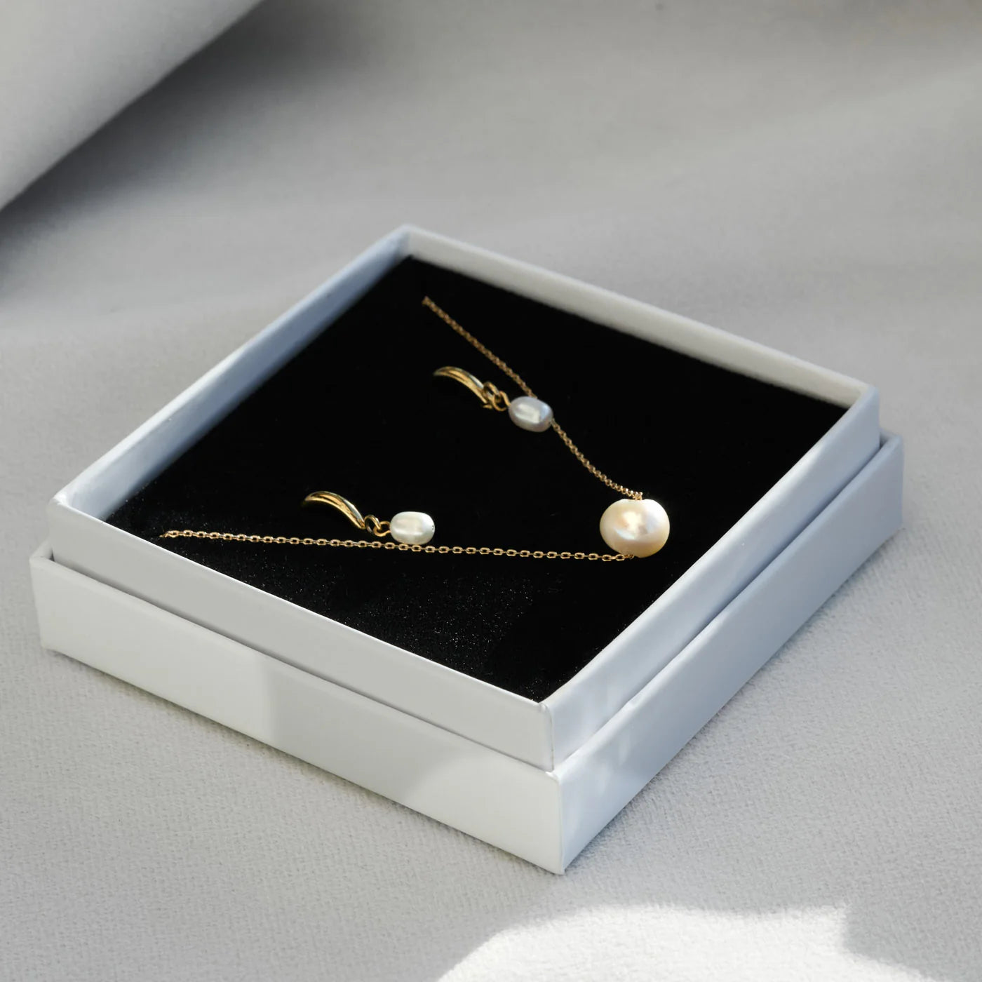 Pearl Necklace And Earrings Gift Set - Gold