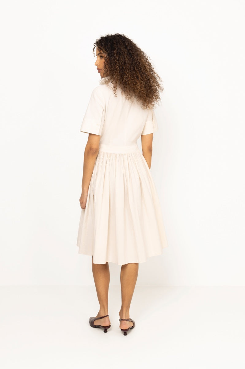 Ctn Pleated Ss Shirt Dress - Creamed White
