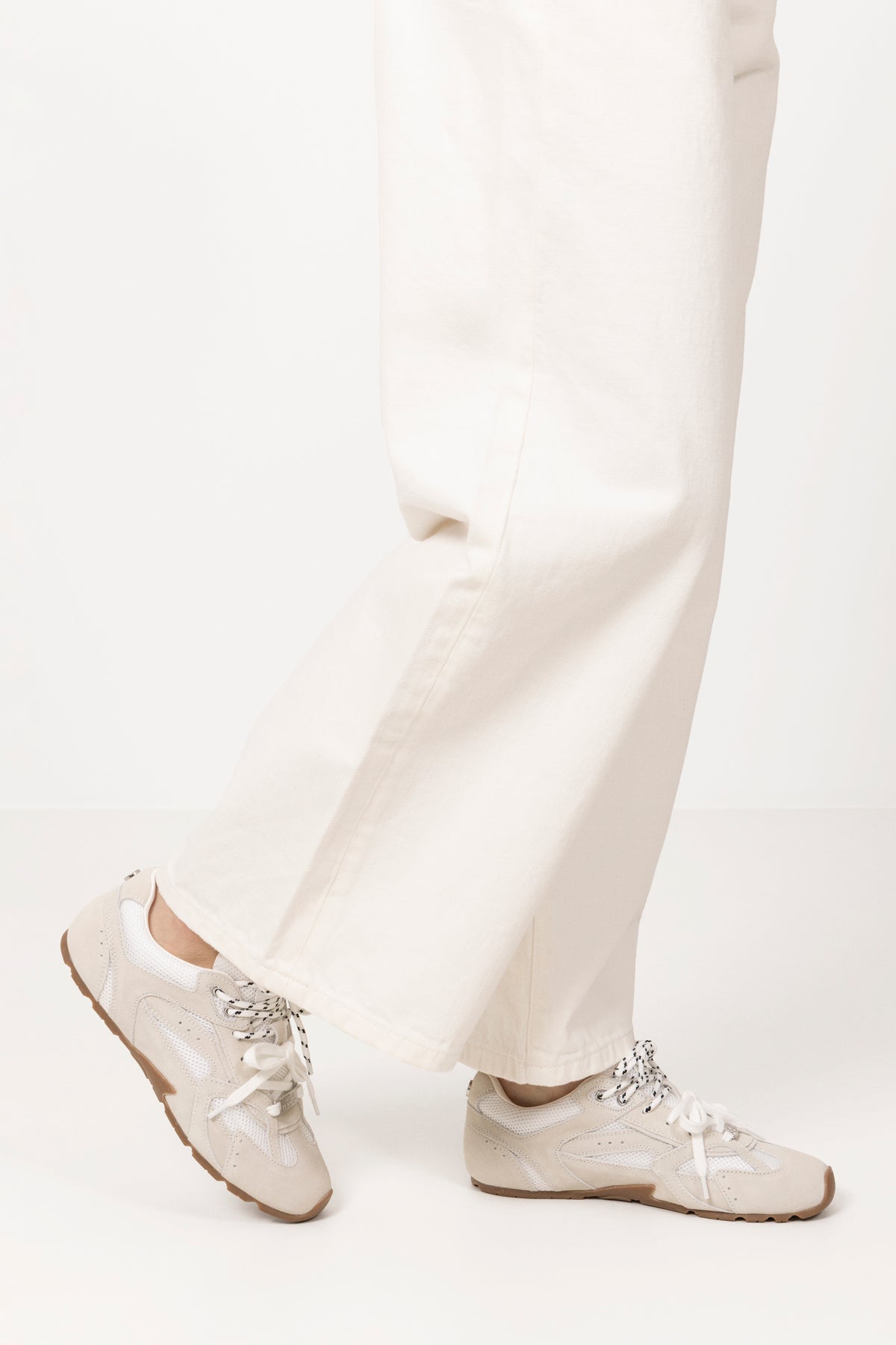 Asiel - White Suede