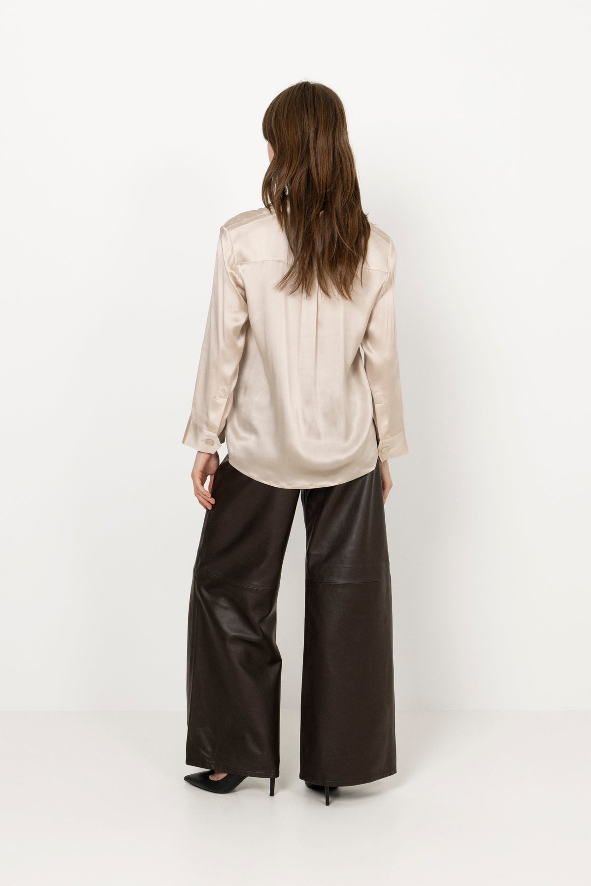 3176 Matt Nepeta - Champagne Beige