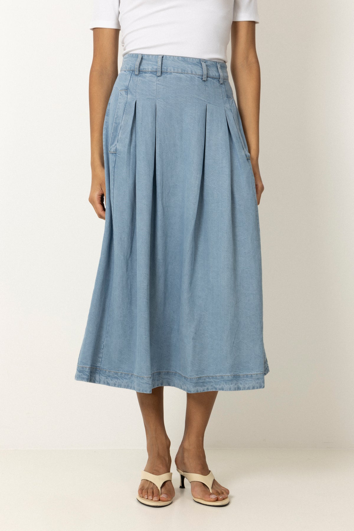 Tillycc Anya Pleat Skirt - Fade Denim