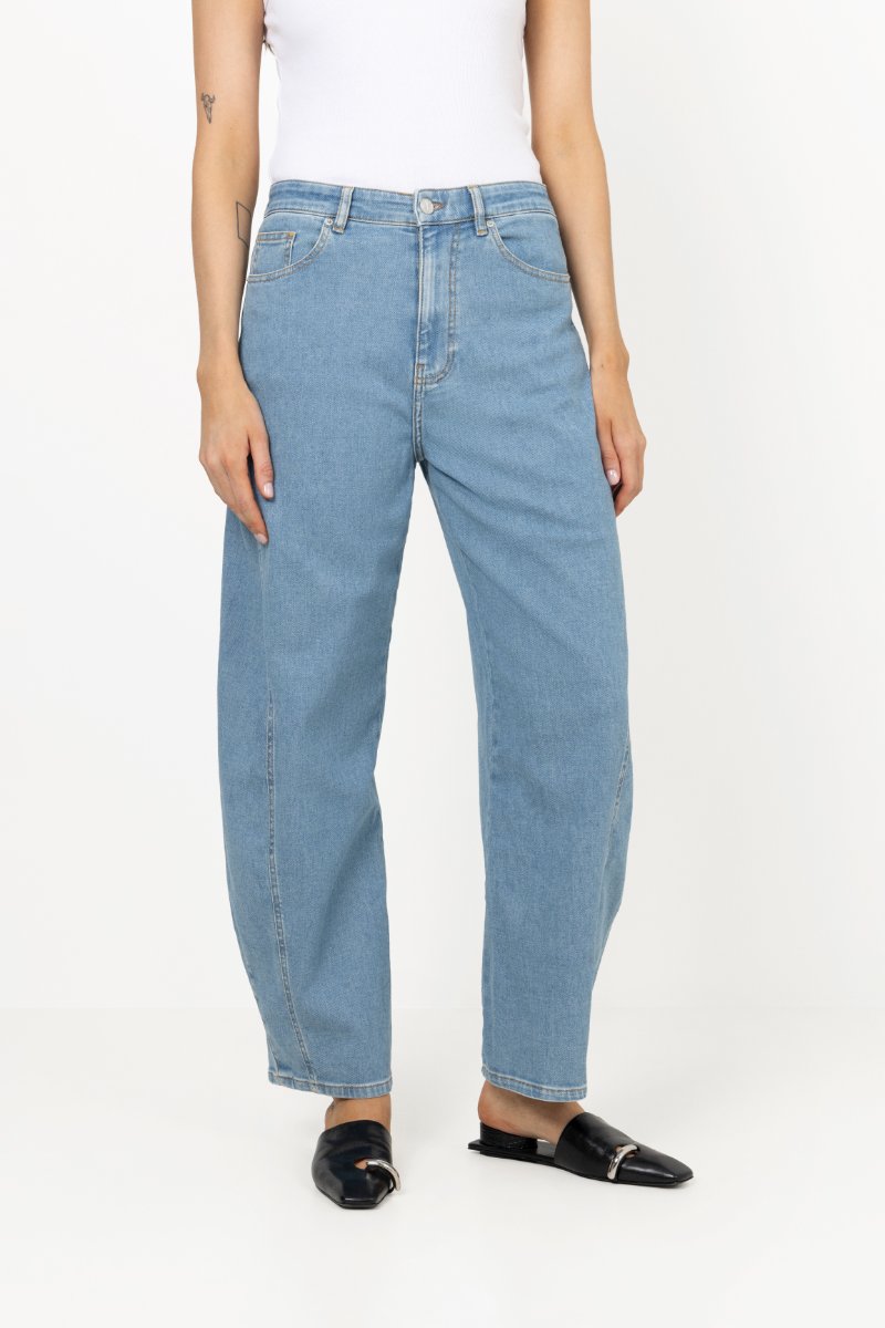 Kobane Tua Barrel Jeans - Light Blue Wash