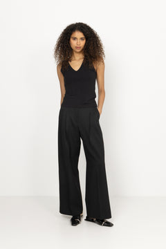 Nikkiapw To - Black
