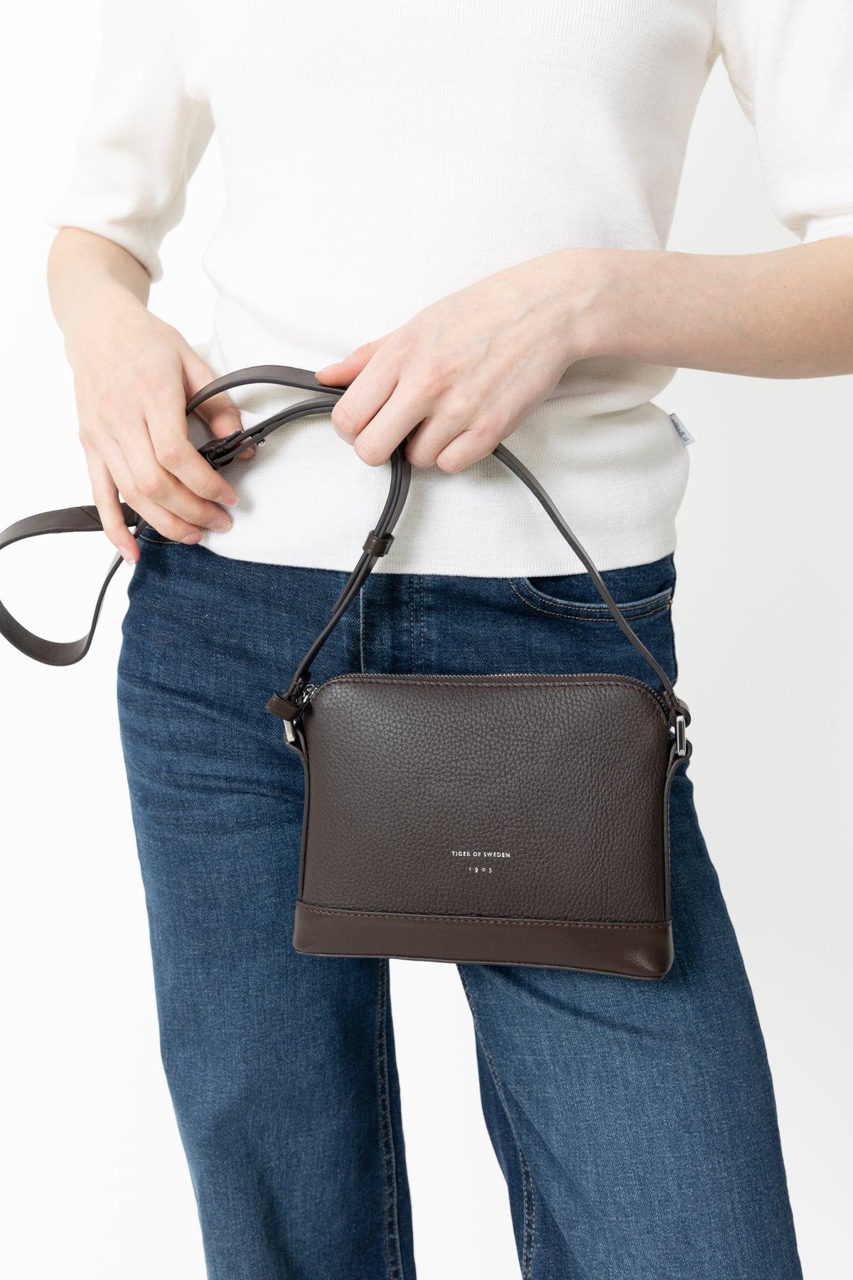 Diu - Dark Brown