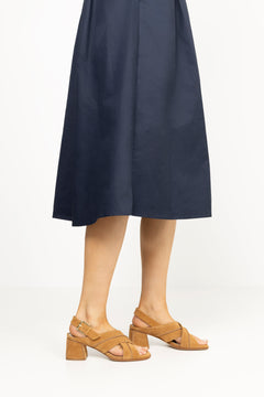 2082 Donna - Velour Caramel