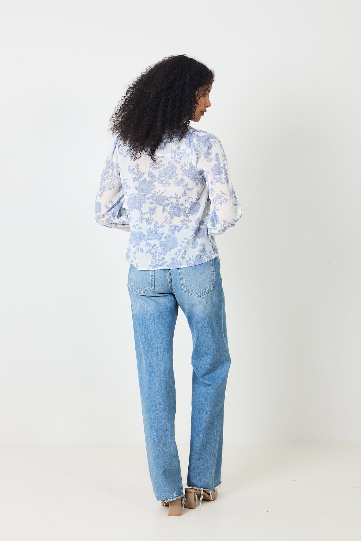 Oda Flower Spring Shirt - White