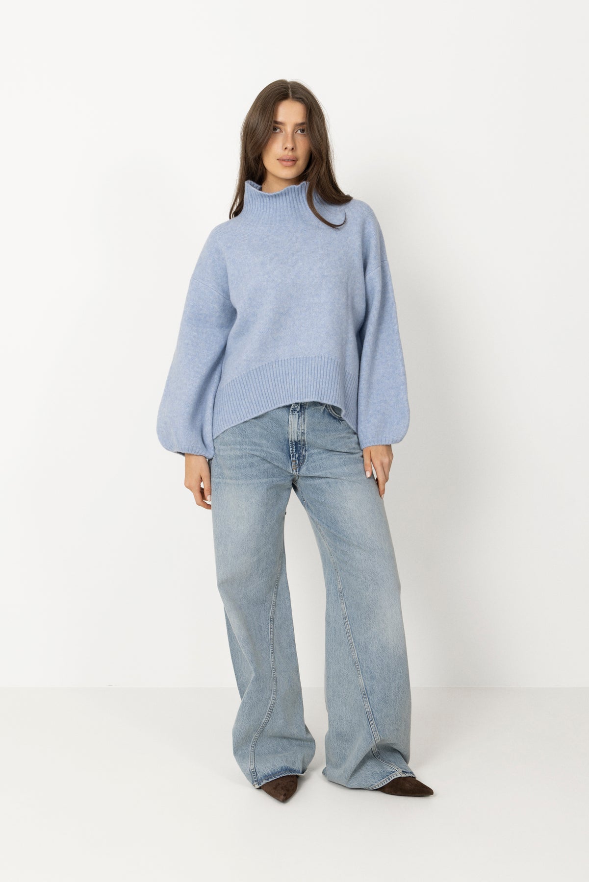 Fam Patch Short Sweater - Skyway