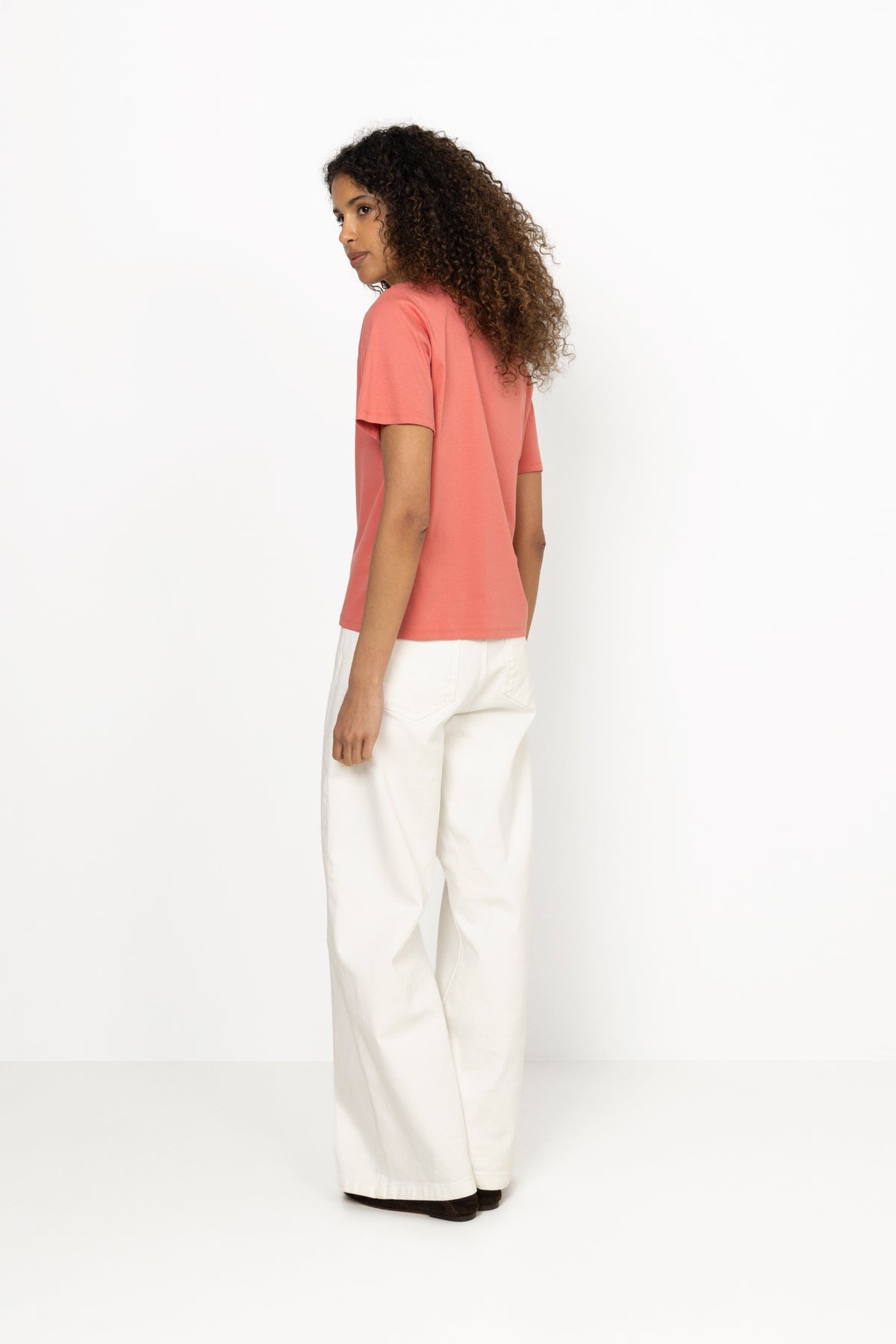 Melea Icon Tee - F Rose Lantana