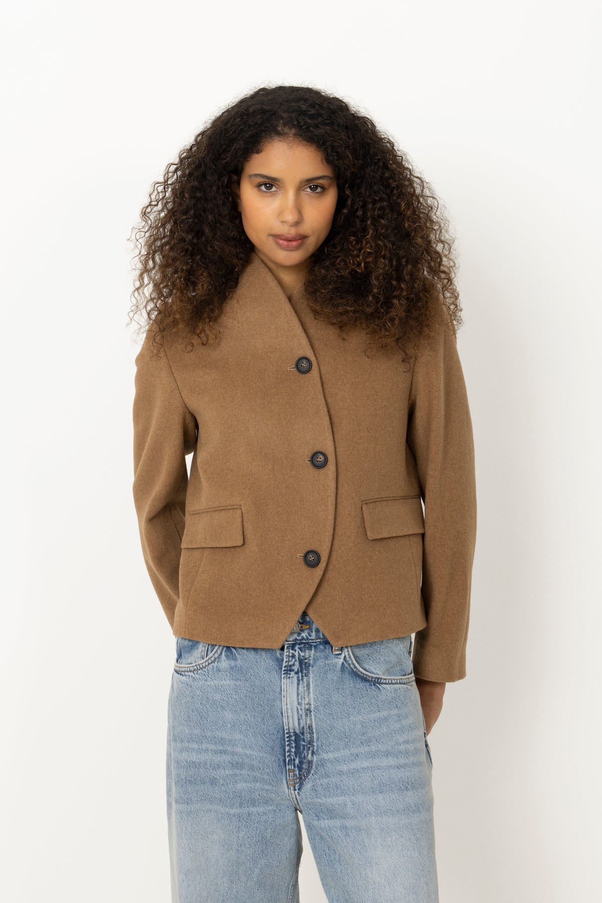 Short Curved Jacket - Camel