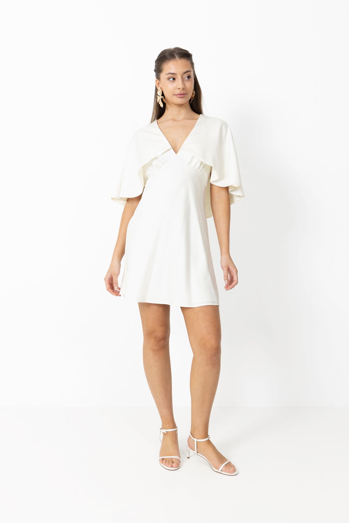 OSMINE af nor - Kjoler - Ariel Satin Cape Mini Dress - Creme