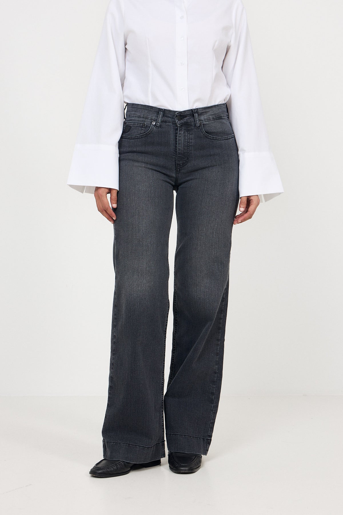 Lorna - Donatella Raven - Brushed Black