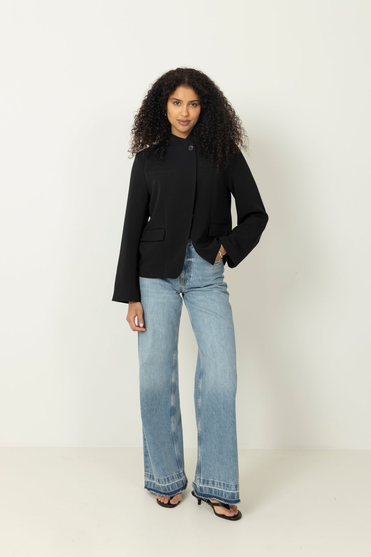N-Monique Blazer - Black