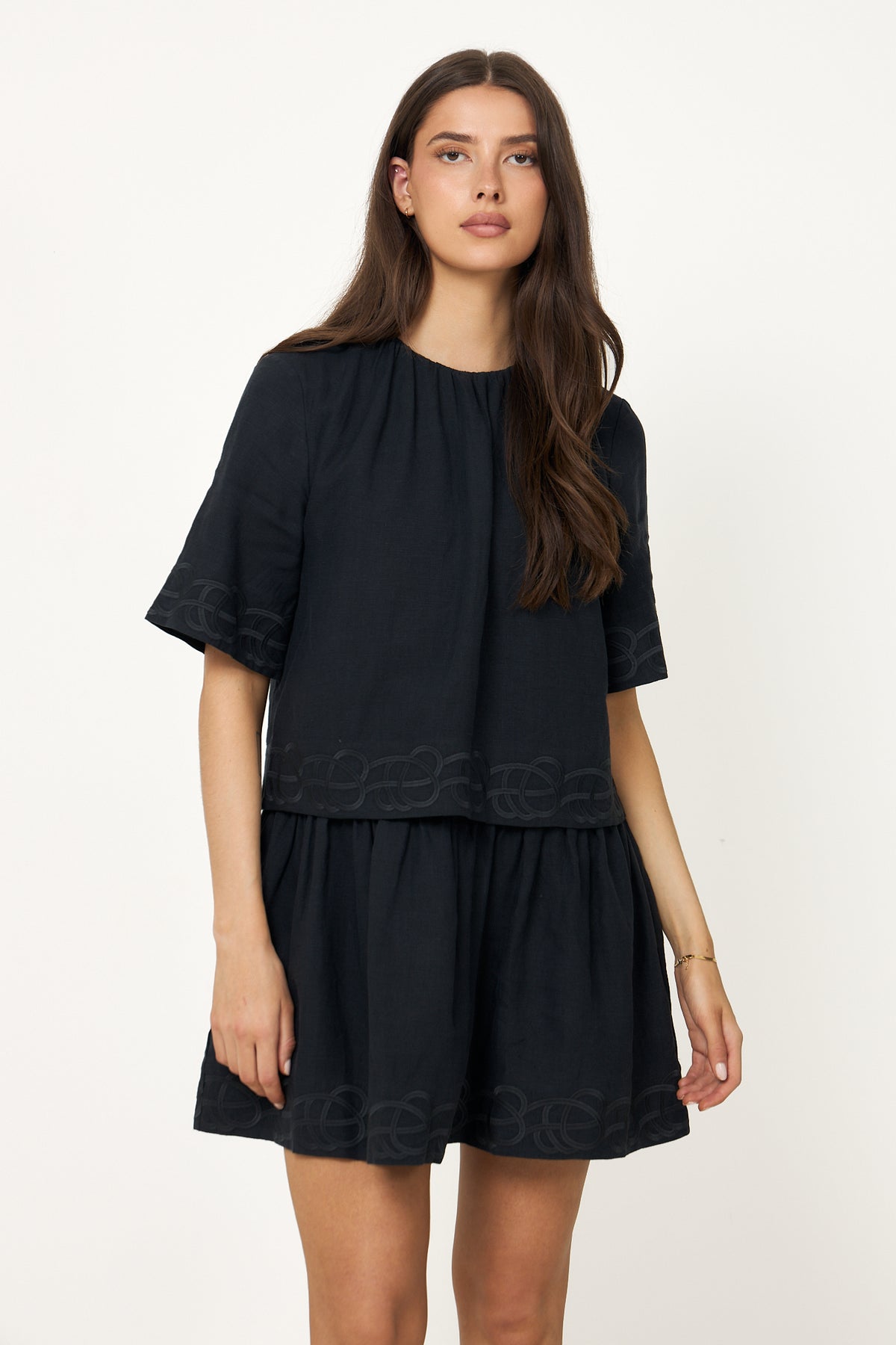 Jania - Black