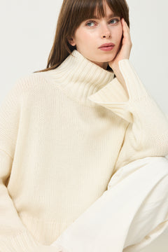 Girlfriend Turtleneck - Feather White