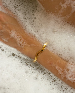 Wavy Bangle - Gold