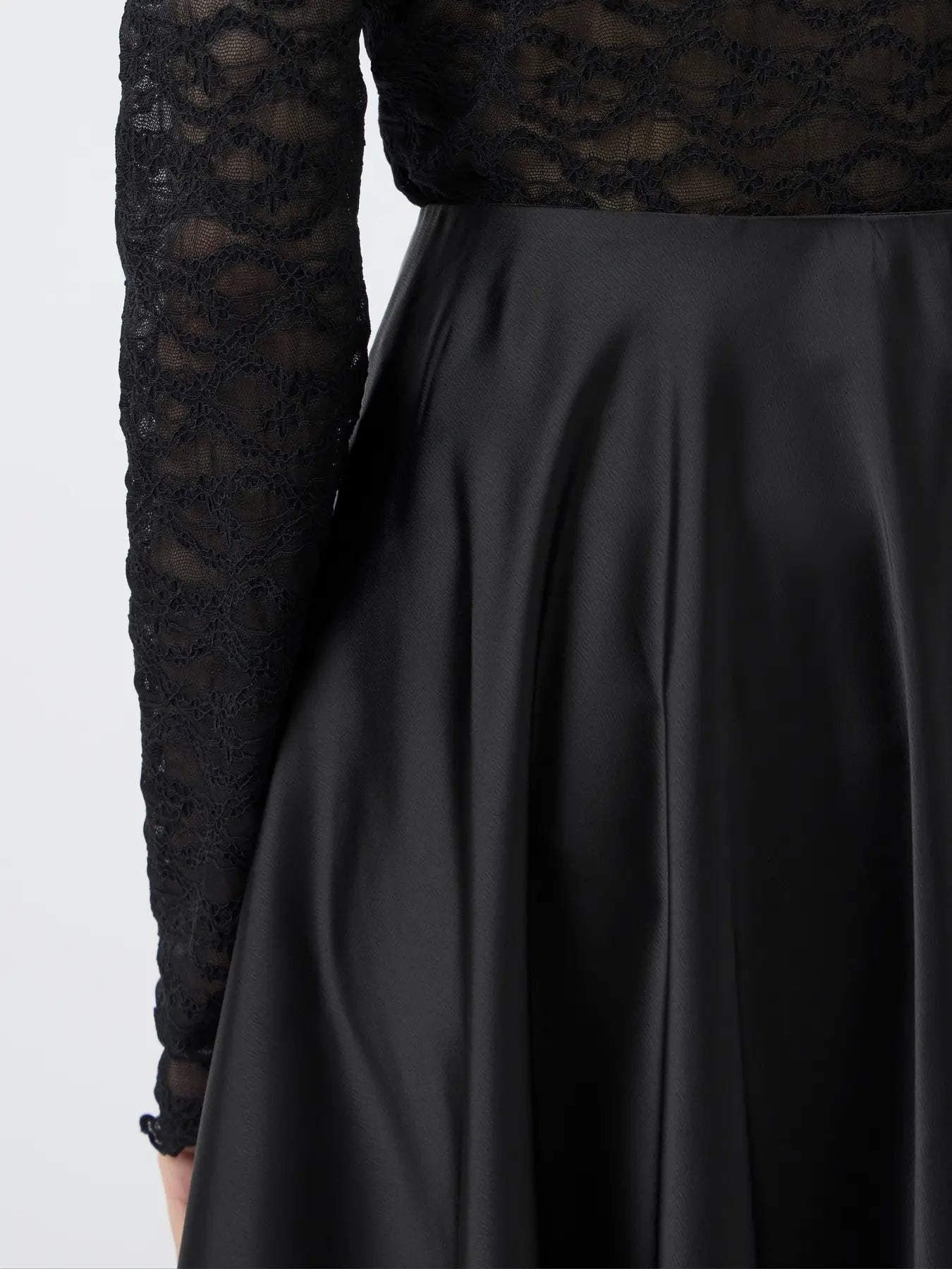 Yaspella Hw Volume Ankle Skirt - Black