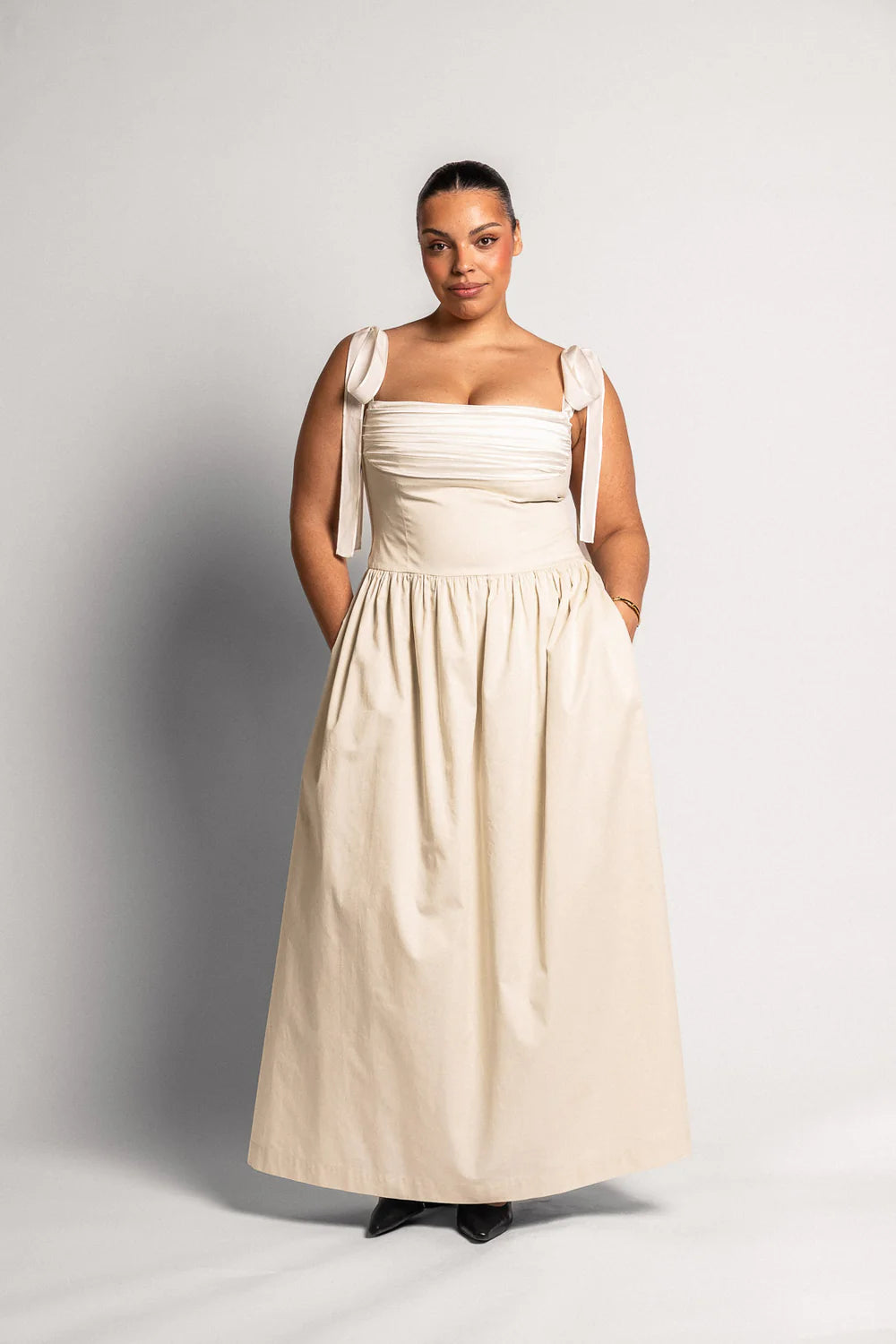Murlong Cres - Kjoler - Elsa Maxi Dress - Ivory - Villoid Murlong Cres - Kjoler - Elsa Maxi Dress - Ivory - Villoid
