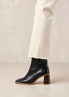 West Vintage - Black