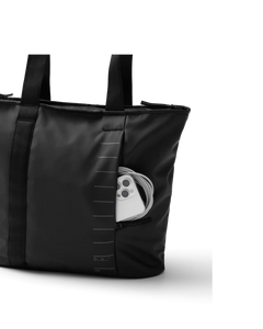 Essential Tote 20L - Black Out