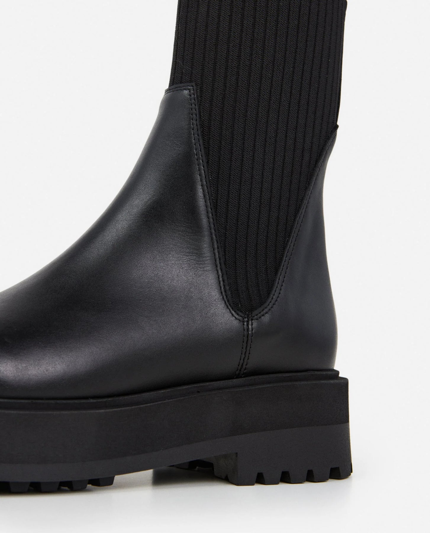 Aurora - Leather Black