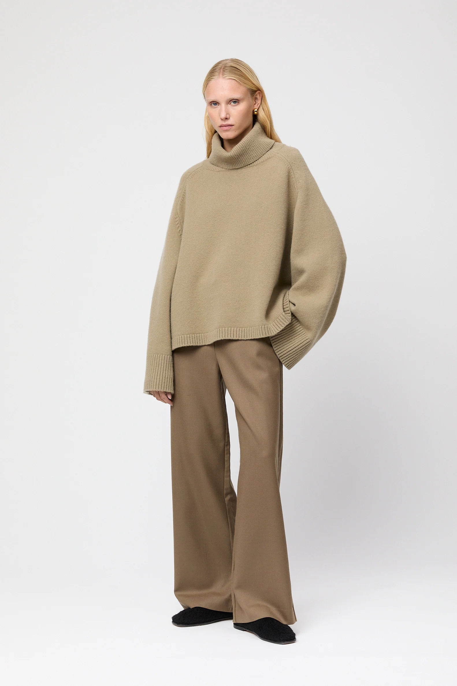 Issa Turtleneck Sweater - Olive