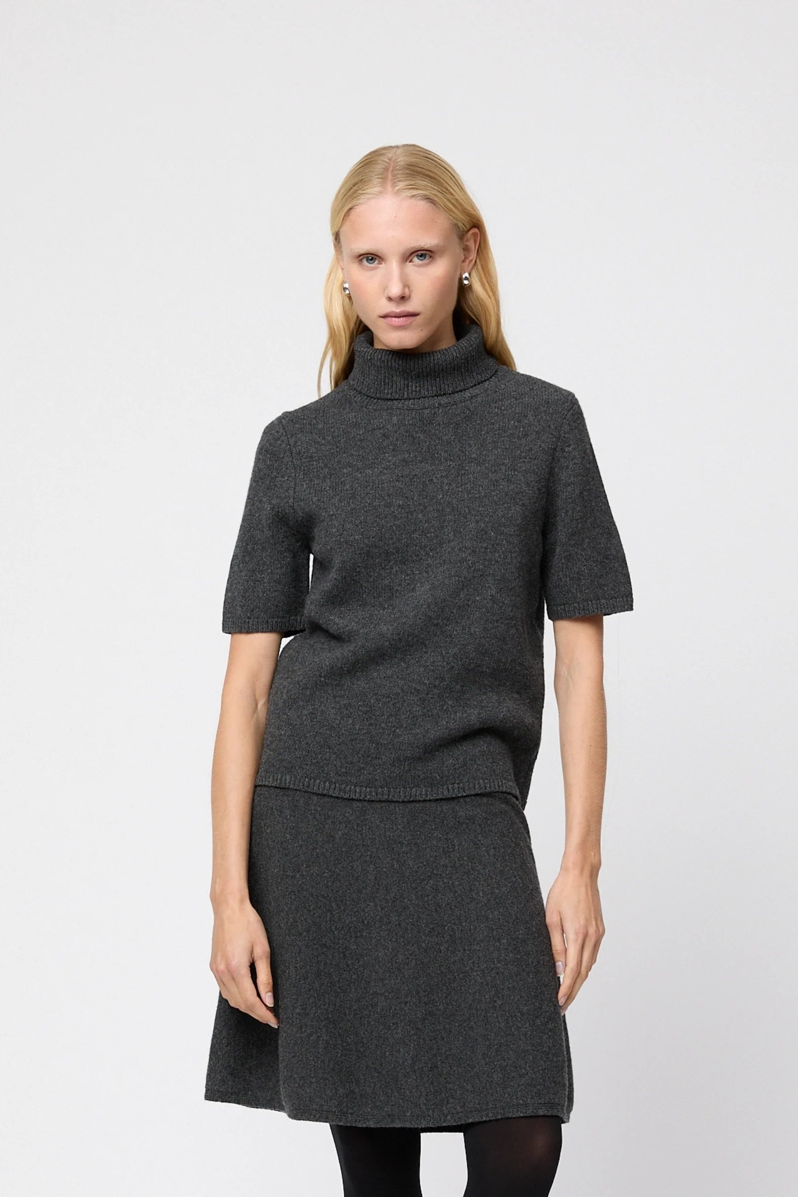 Relaxed Turtleneck Tee - Graphite