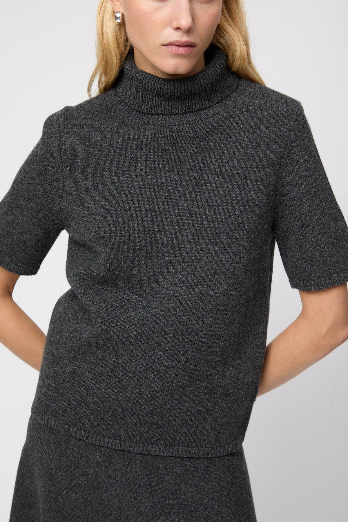 Relaxed Turtleneck Tee - Graphite