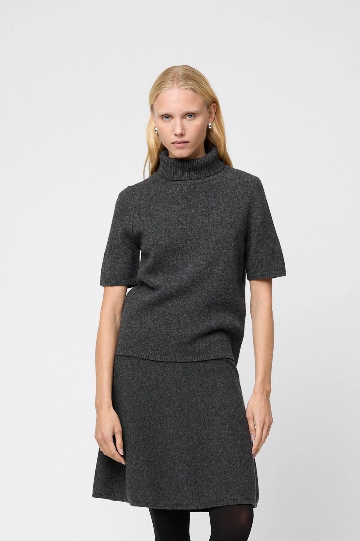 Relaxed Turtleneck Tee - Graphite