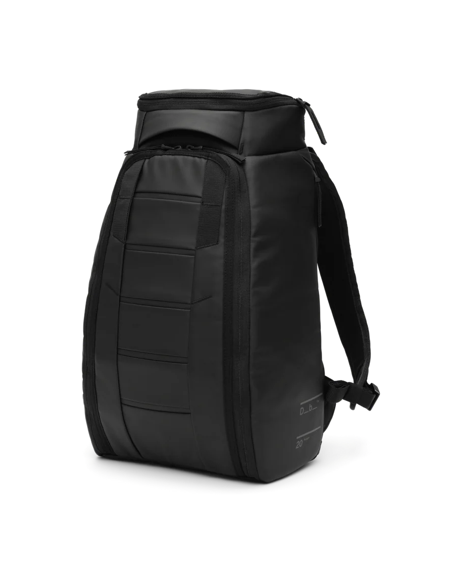 Hugger Backpack 20L - Black Out