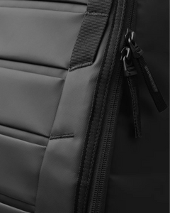 Hugger Backpack 30L - Black Out