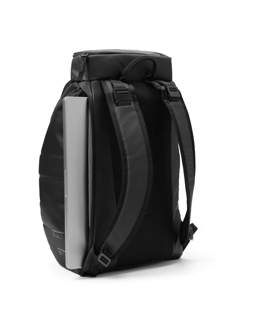 Hugger Backpack 25L - Black Out