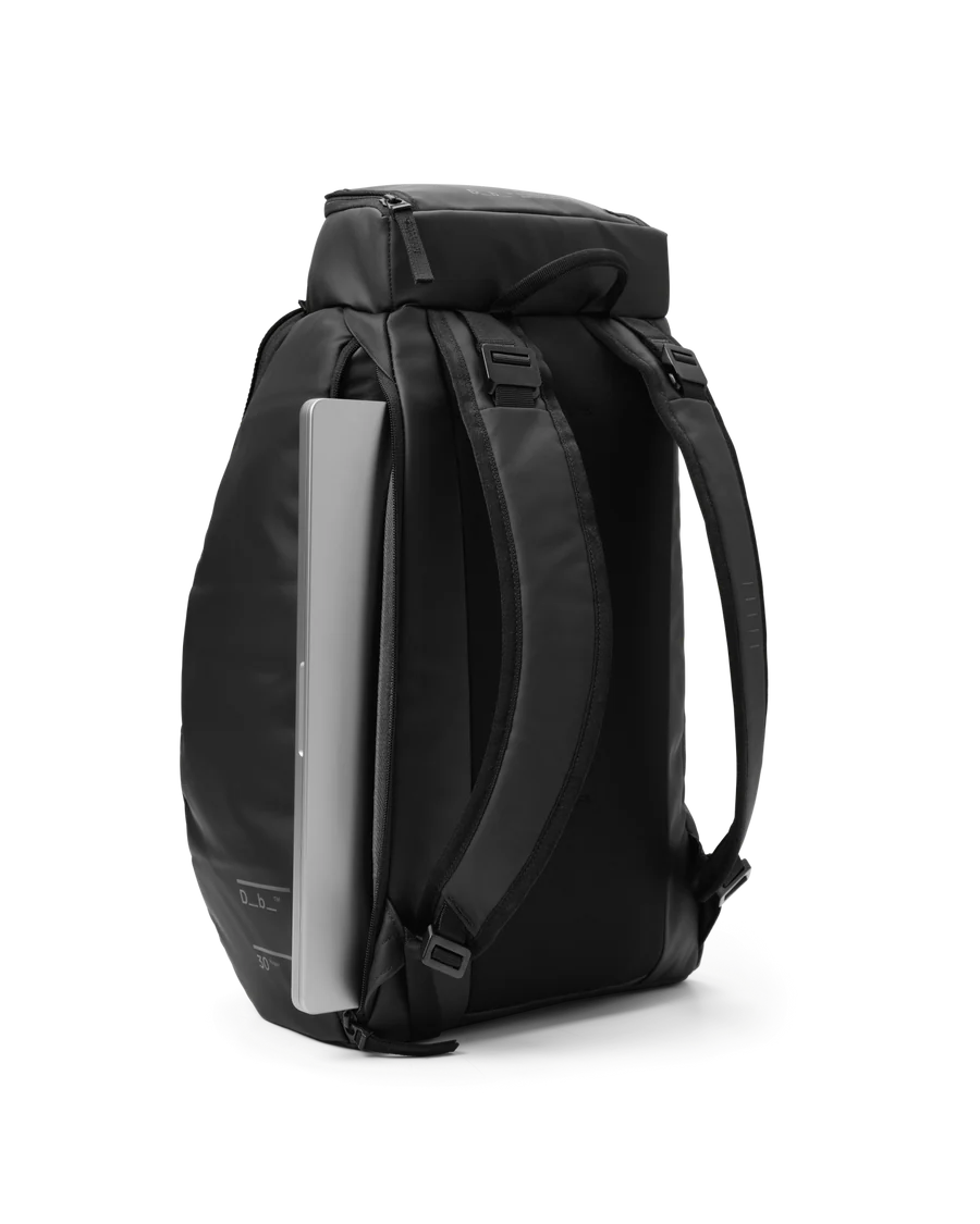 Hugger Backpack 30L - Black Out