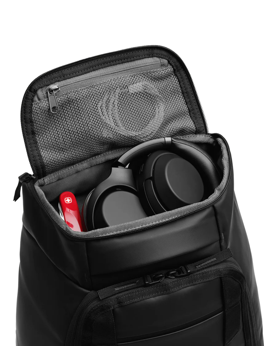 Hugger Backpack 30L - Black Out