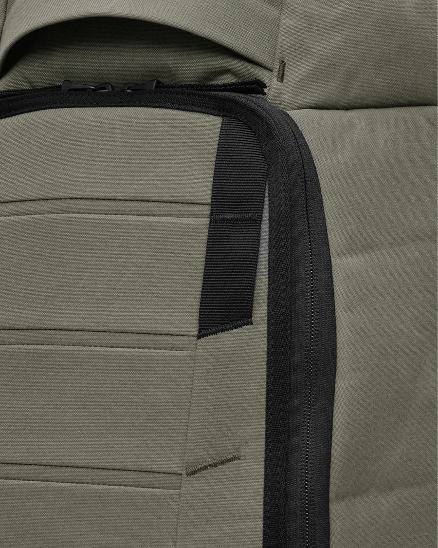 Hugger Backpack 30L - Forest Green