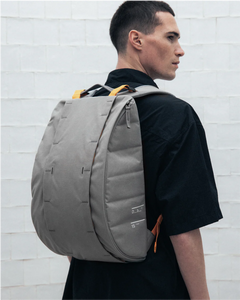 Hugger Base Backpack 15L - Sand Grey
