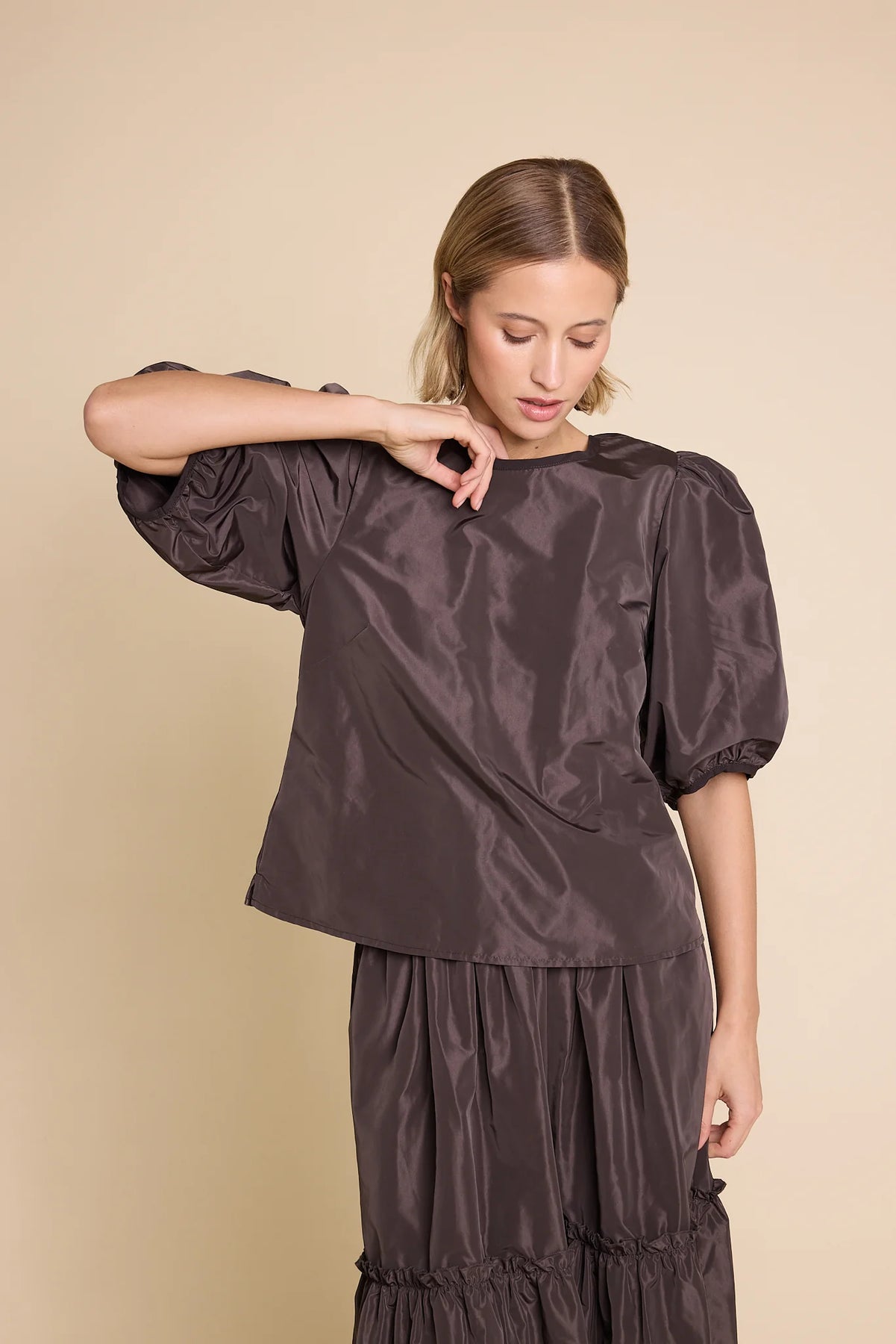Isabel 25 Solid - Brown