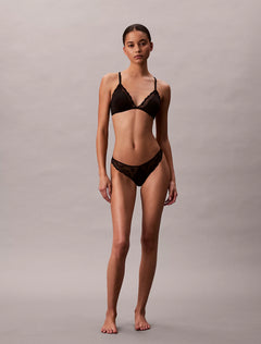 Unlined Triangle - Black