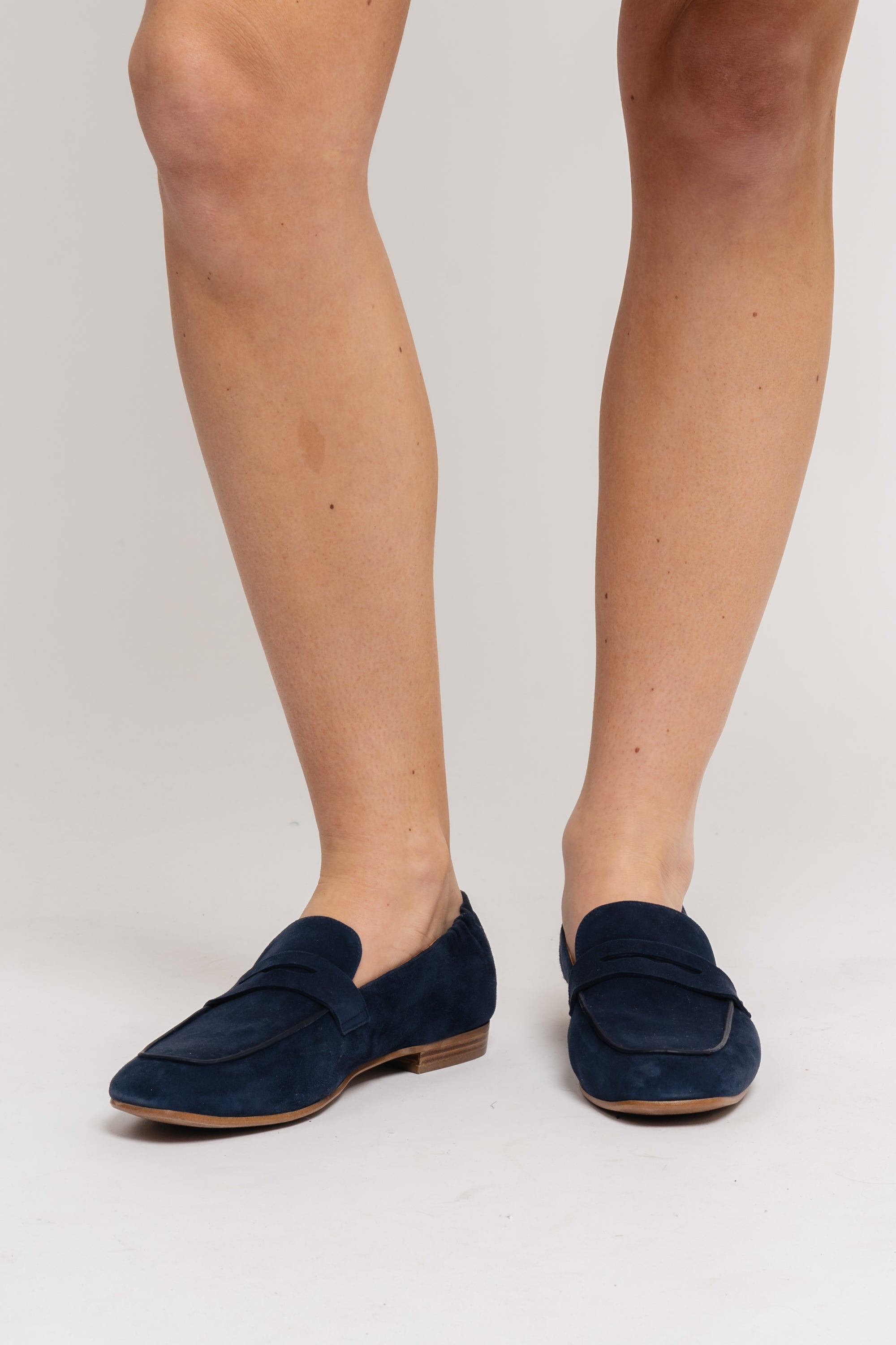 A11919 - Navy Suede/Light Sole