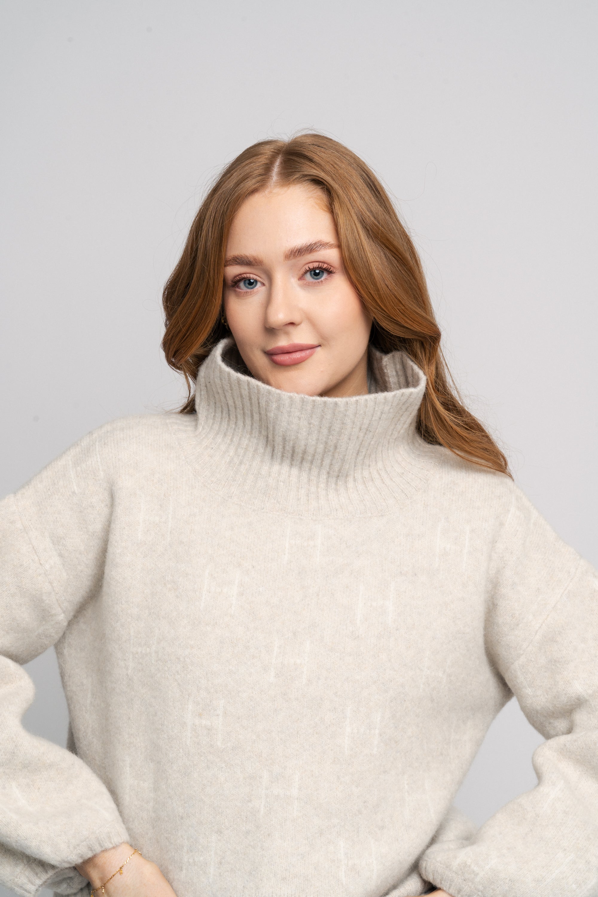 Fam Sweater Short - Bone White