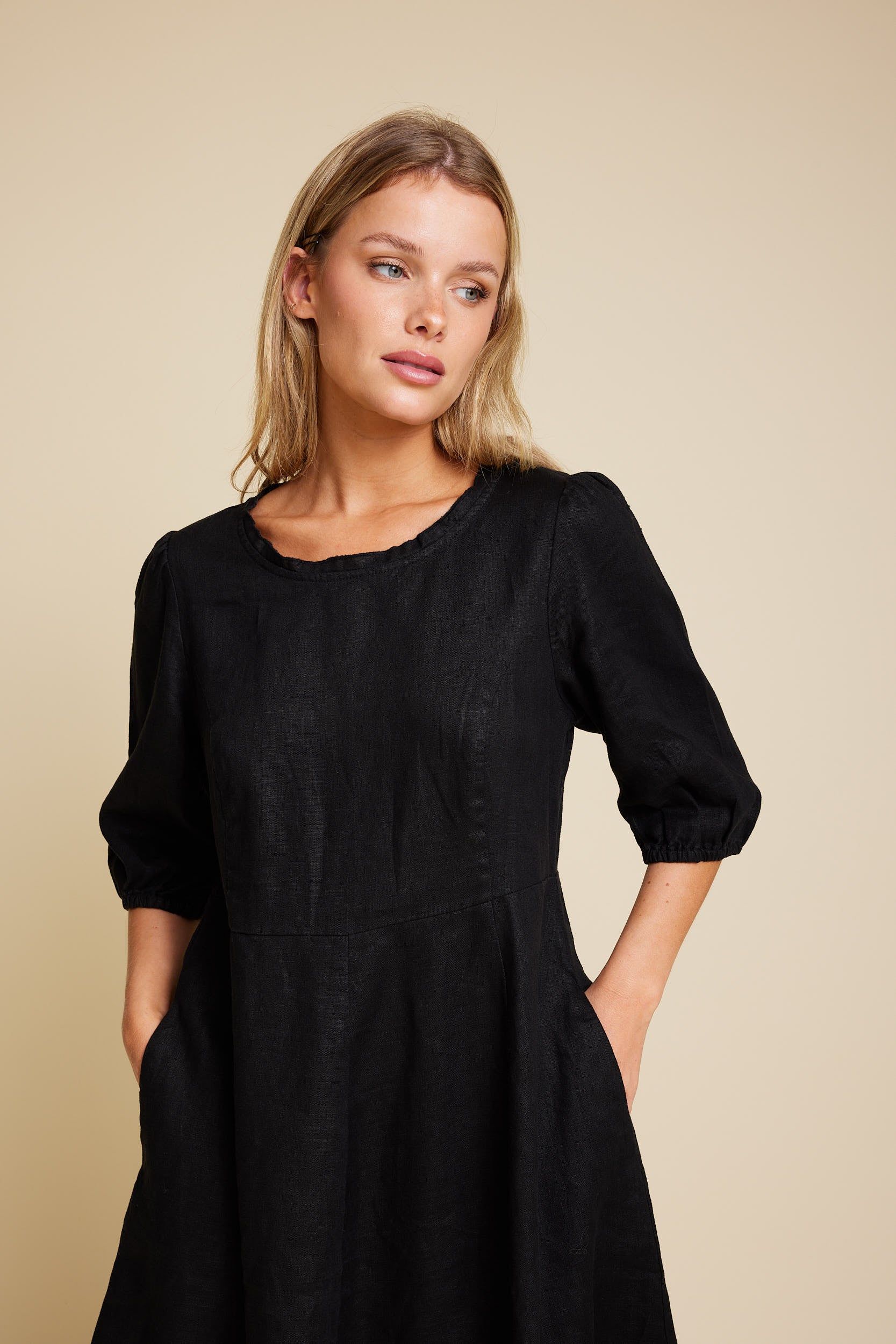 New Saint Linen - Black – VILLOID