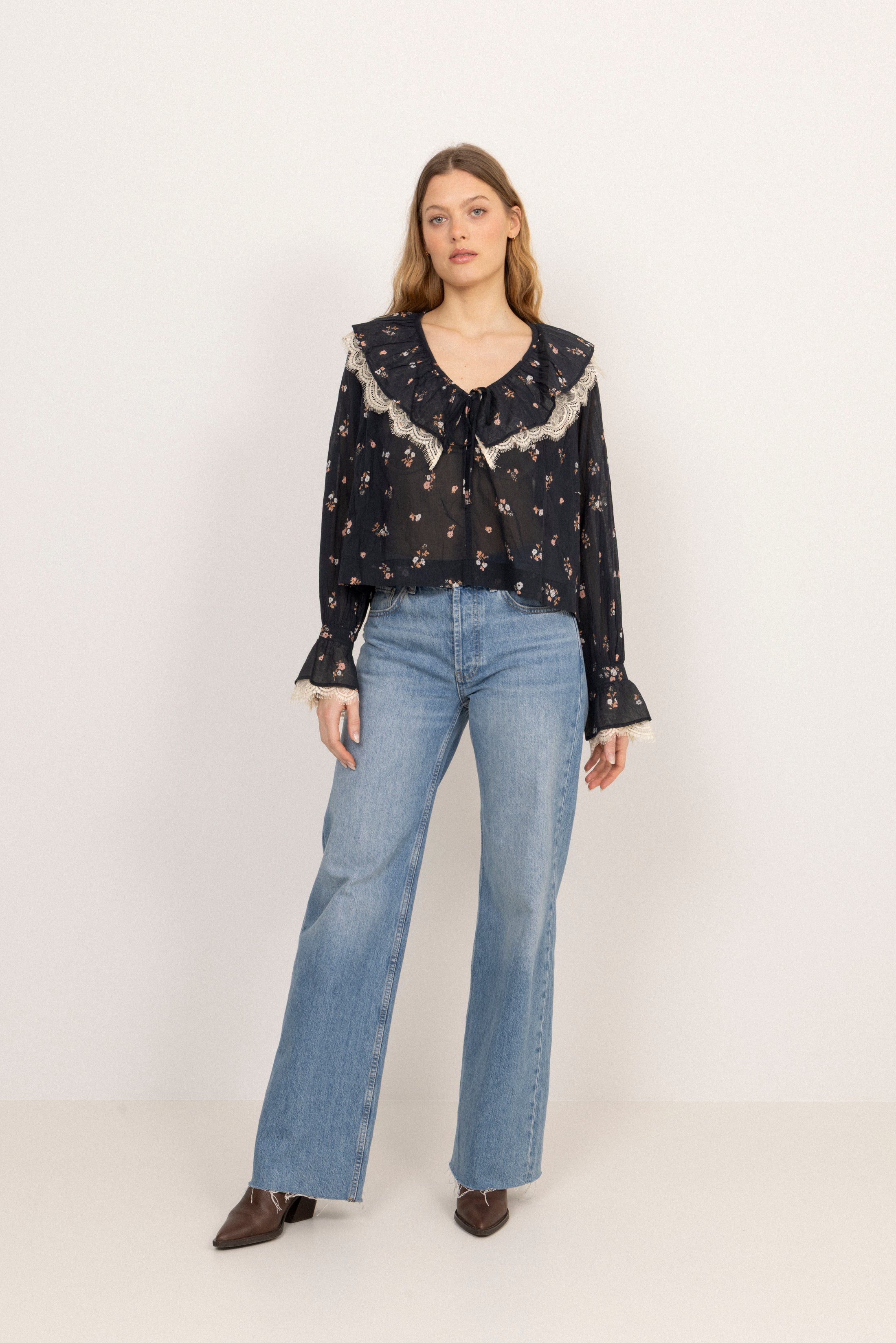 Siri Boho Blouse - Flower Navy
