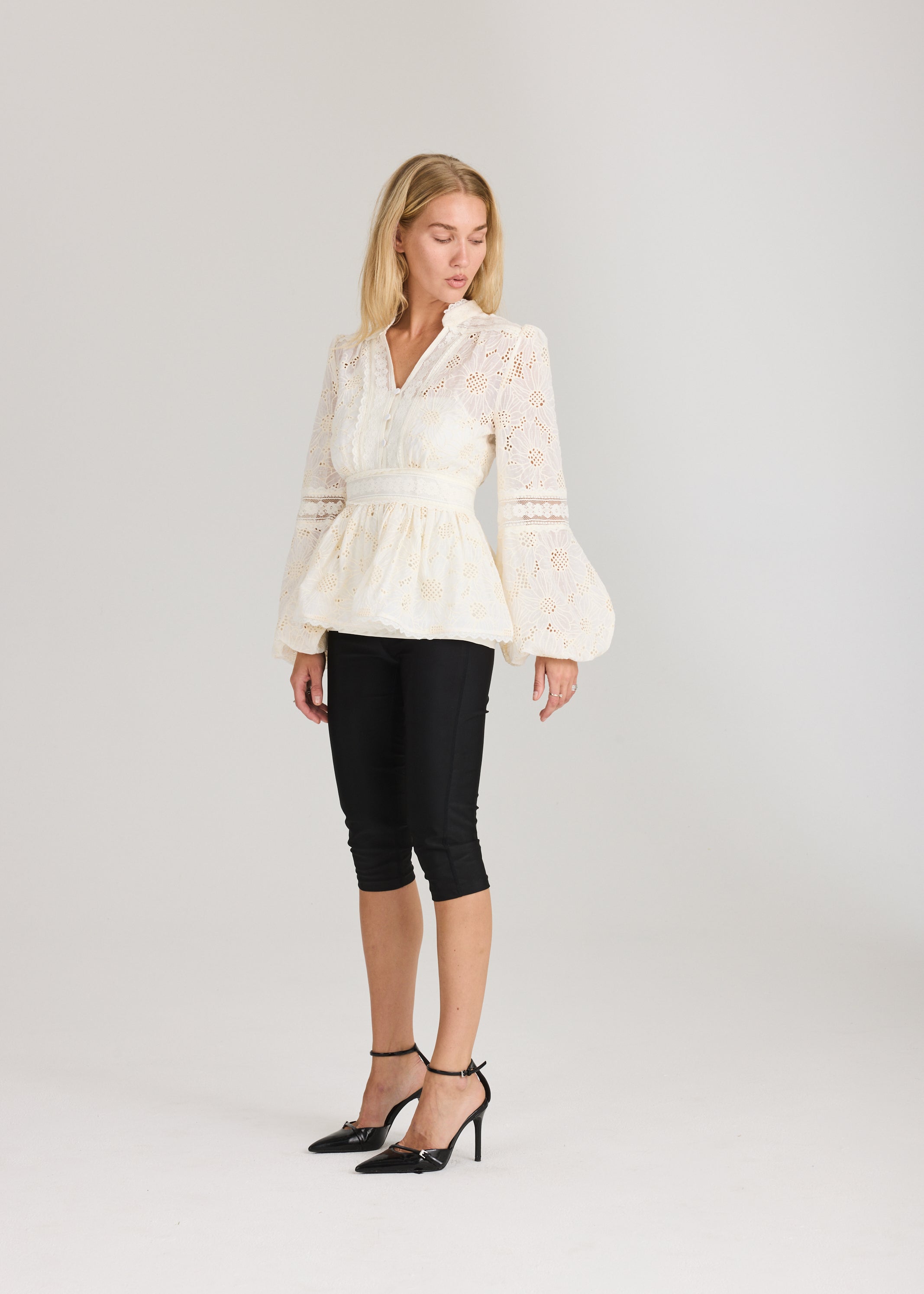 Aliah Daisy Blouse - Cream