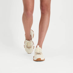 Possession-E Sneaker - White/Gum