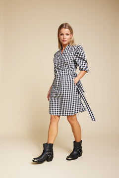 Scarlett Short Check - Black