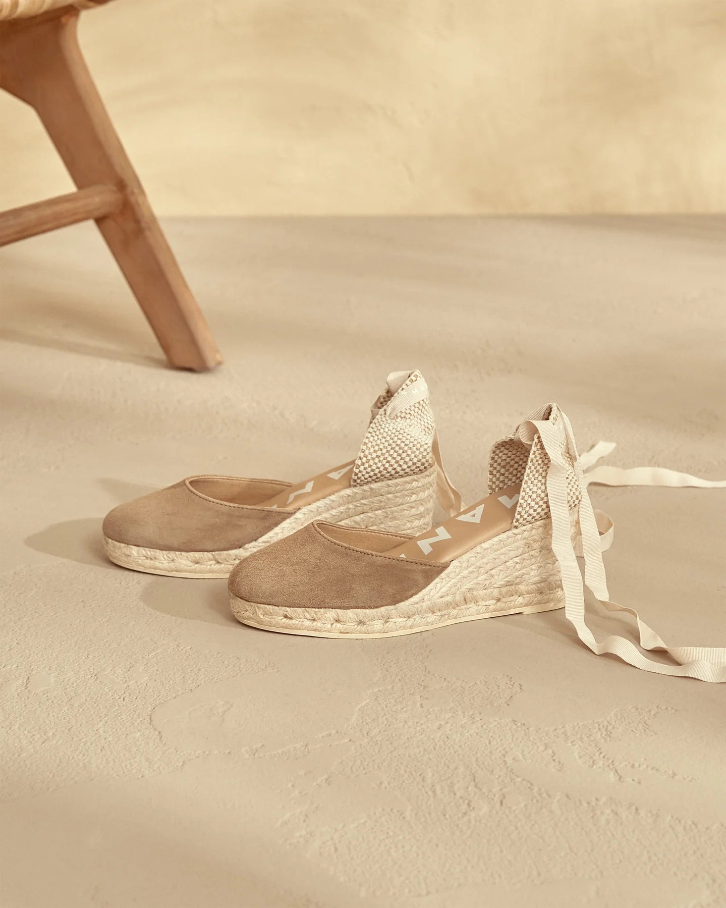 Hamptons Low - Vintage Taupe