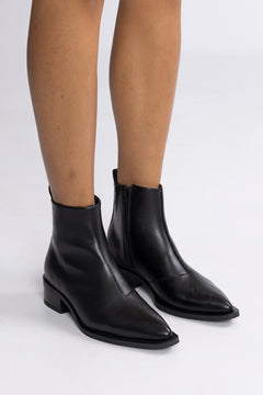Elva - Black