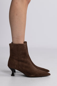 Wilma - Brown Suede