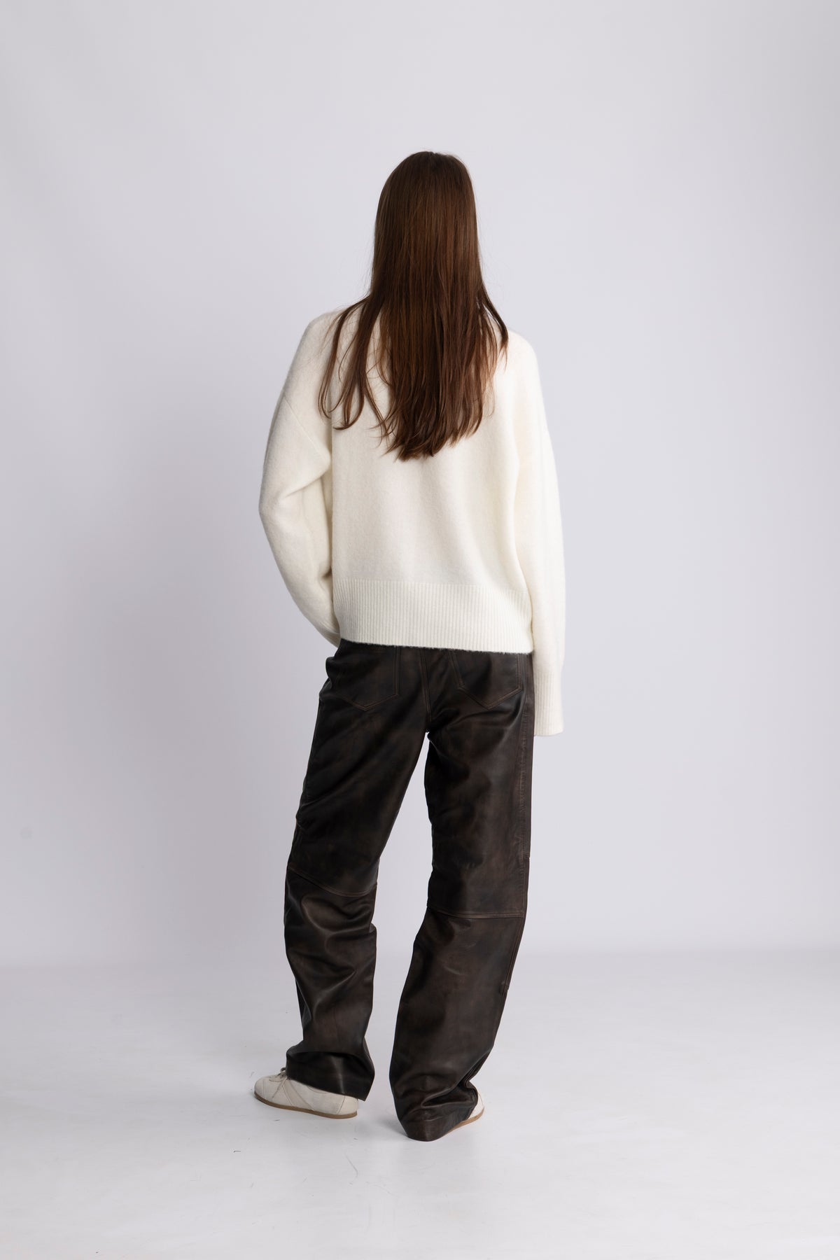Lina Wool V-Neck Knit Sweater - Off White